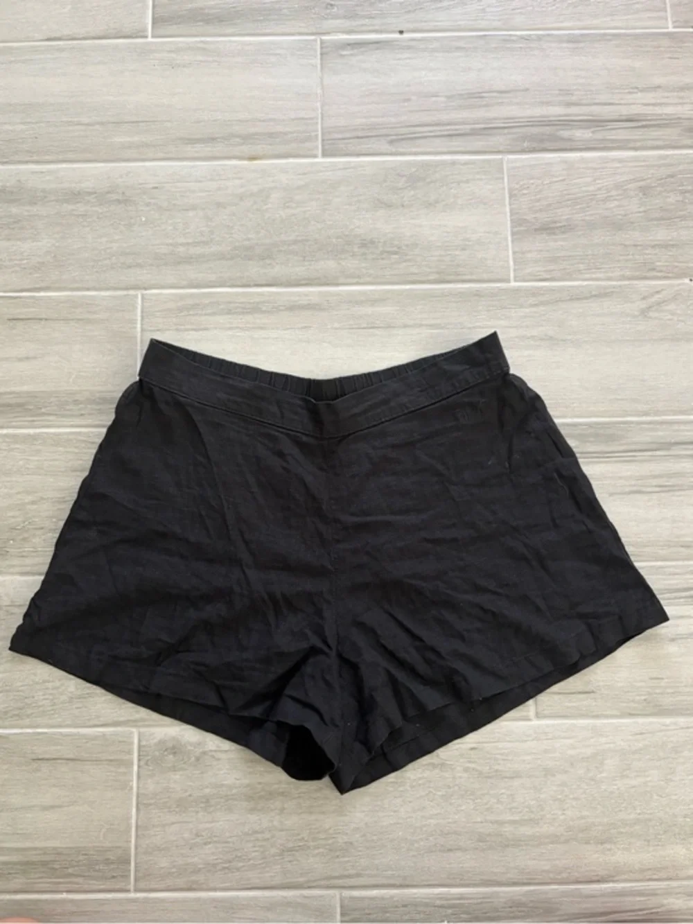 H&M Black Pull On Women's Shorts